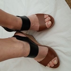 DOLCE VITA, black/cognac brown wedge sandles 9, leather footbed, and upp #1077